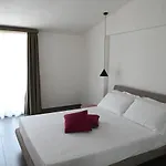 Apartment Lebum