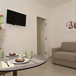 Apartment Lebum